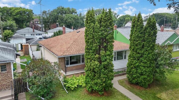 Property Photo:  266 Church Avenue  MB R2W 1B8 