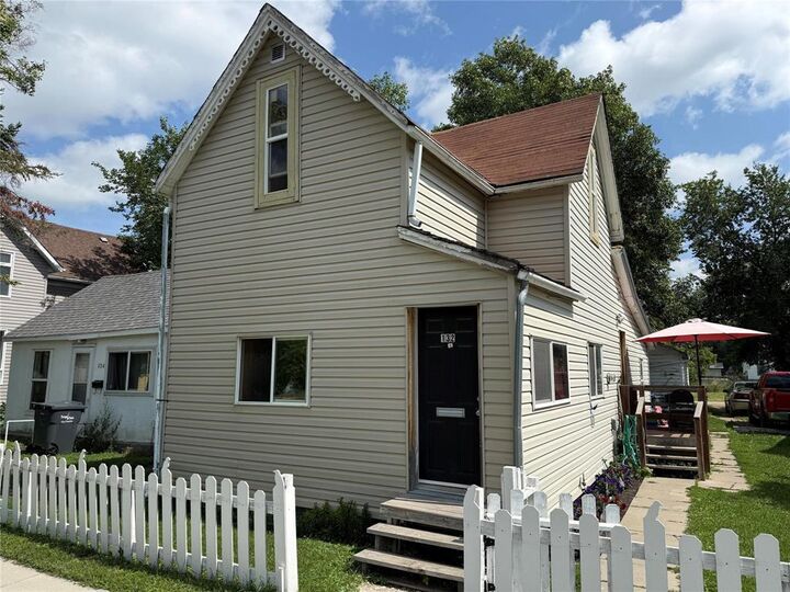 132 1st Street Northwest  Portage La Prairie MB R1N 1Y9 photo