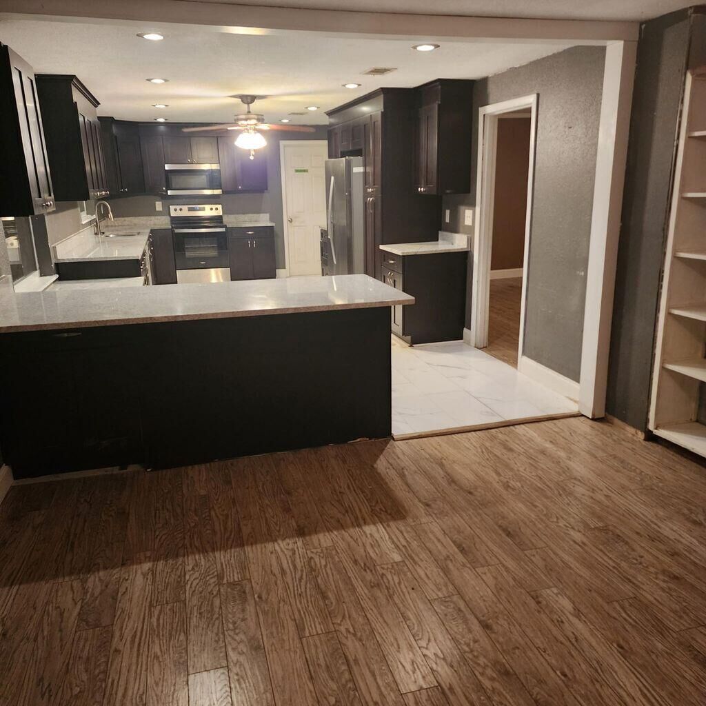 Property Photo: 205 Cloverdale Boulevard FL 32547