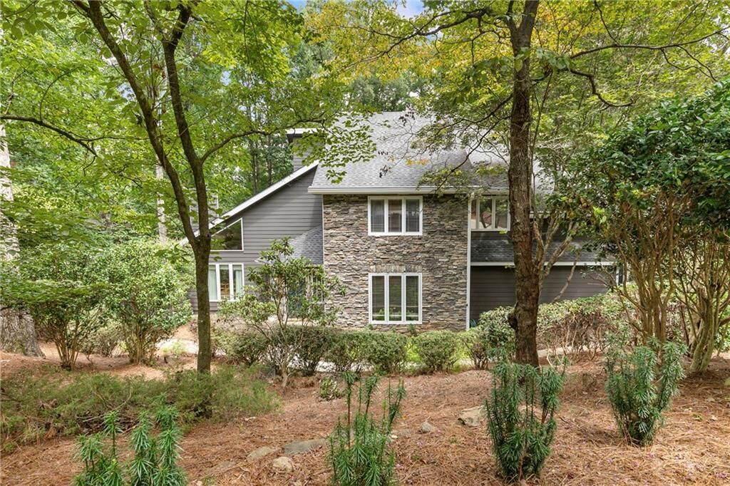 Property Photo: 585 S Shore Place GA 30076