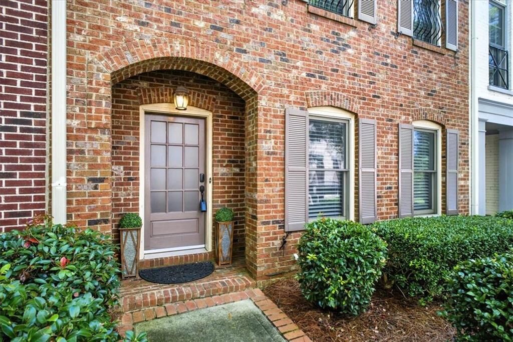 Property Photo:  109 W Ridge Way  GA 30076 
