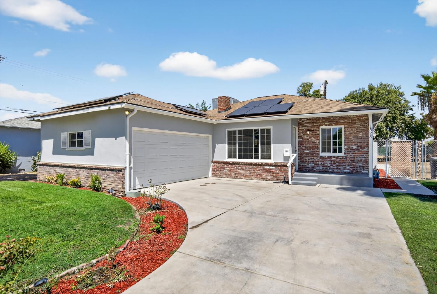 Property Photo:  1528 Floral Avenue  CA 93662 