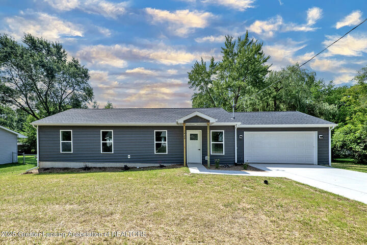 1429 Pierce Road  Lansing MI 48910 photo