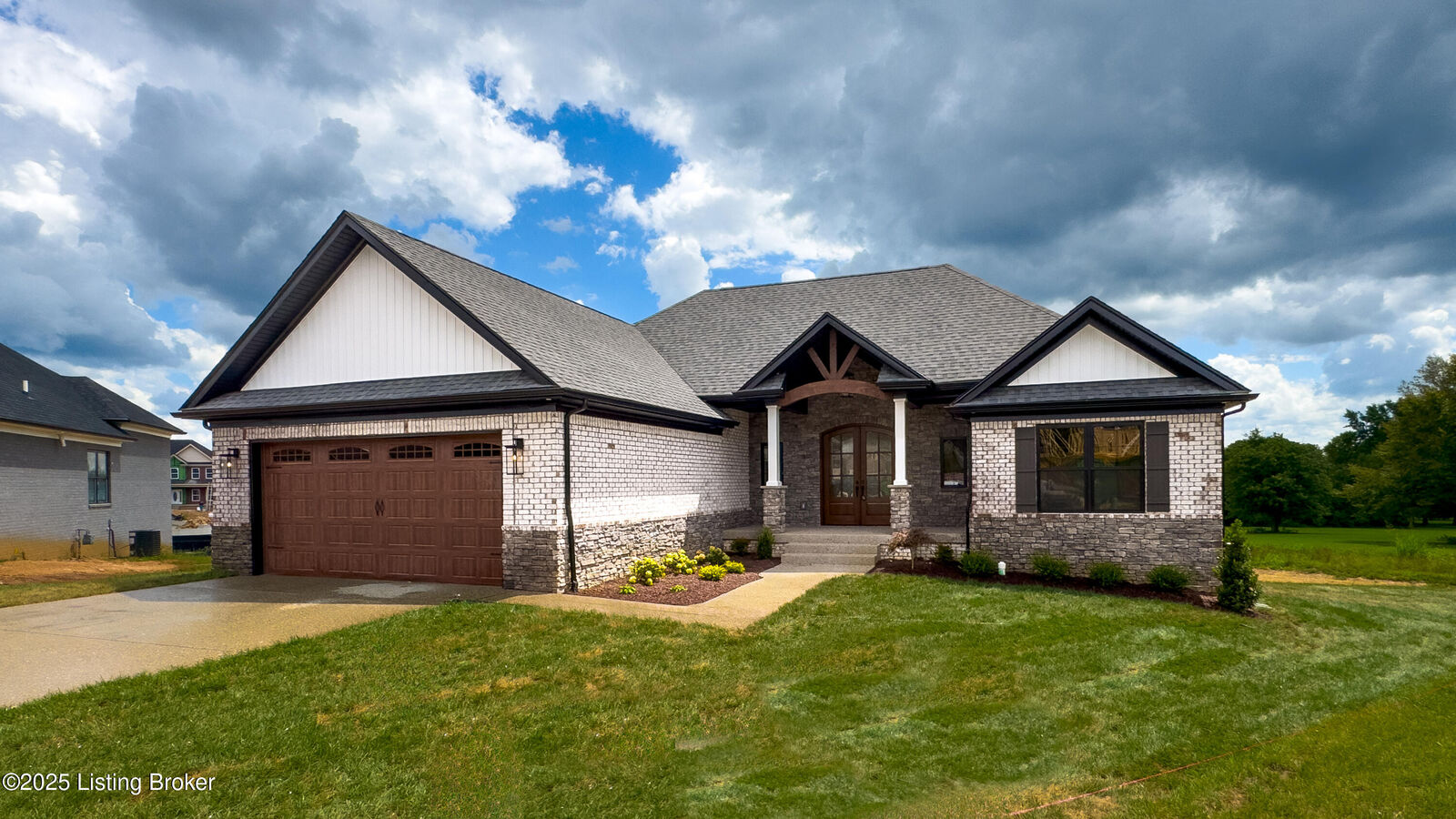 Property Photo:  7905 Wagon Trail Ct  KY 40291 