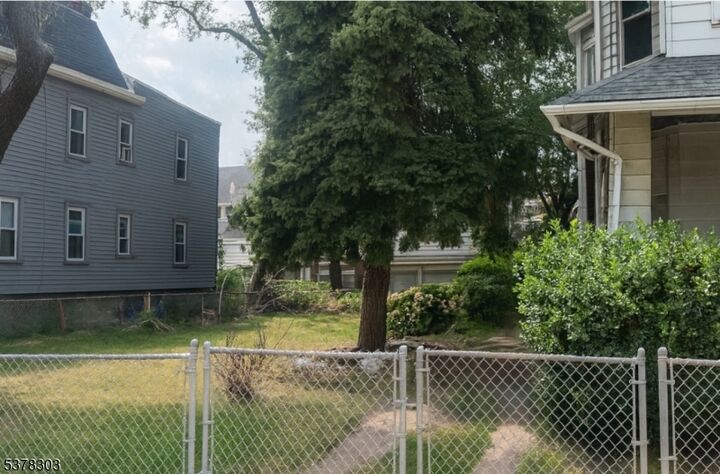 Property Photo:  279 Amherst Street  NJ 07018 