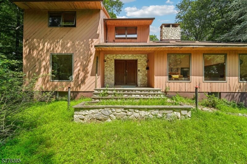 Property Photo:  724 Tall Oaks Ct  NJ 07417 