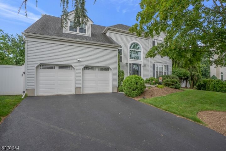 Property Photo: 9 Robin Ct NJ 08869
