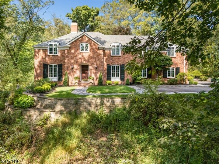 Property Photo: 10 Farview Dr NJ 08801