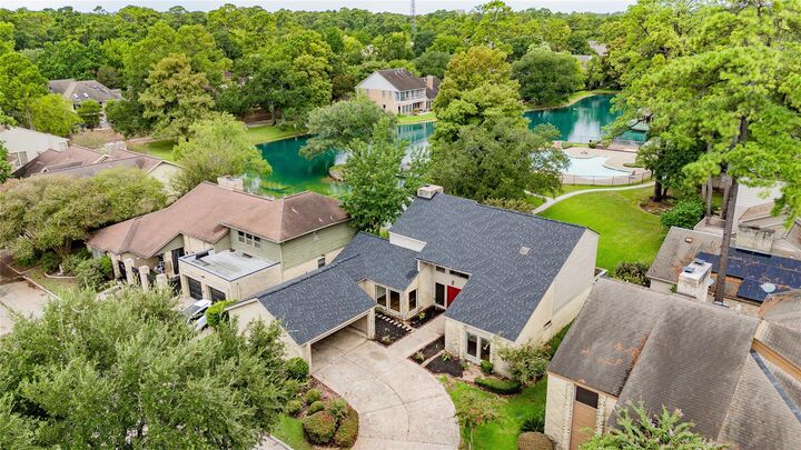 Property Photo: 175 Old Bridge Lake TX 77069