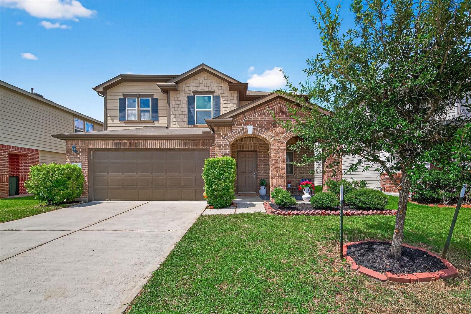 Property Photo: 2610 Cabin Cove Lane TX 77038