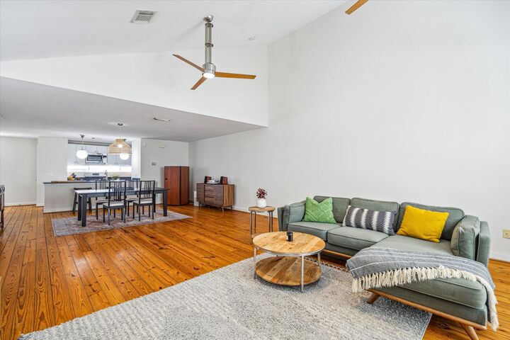 Property Photo:  2720 La Branch Street  TX 77004 
