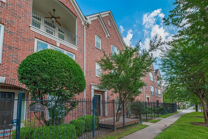 Property Photo:  1715 Hadley Street  TX 77003 