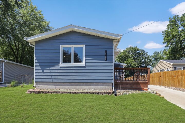 Property Photo:  2530 SE 8th Court  IA 50315 