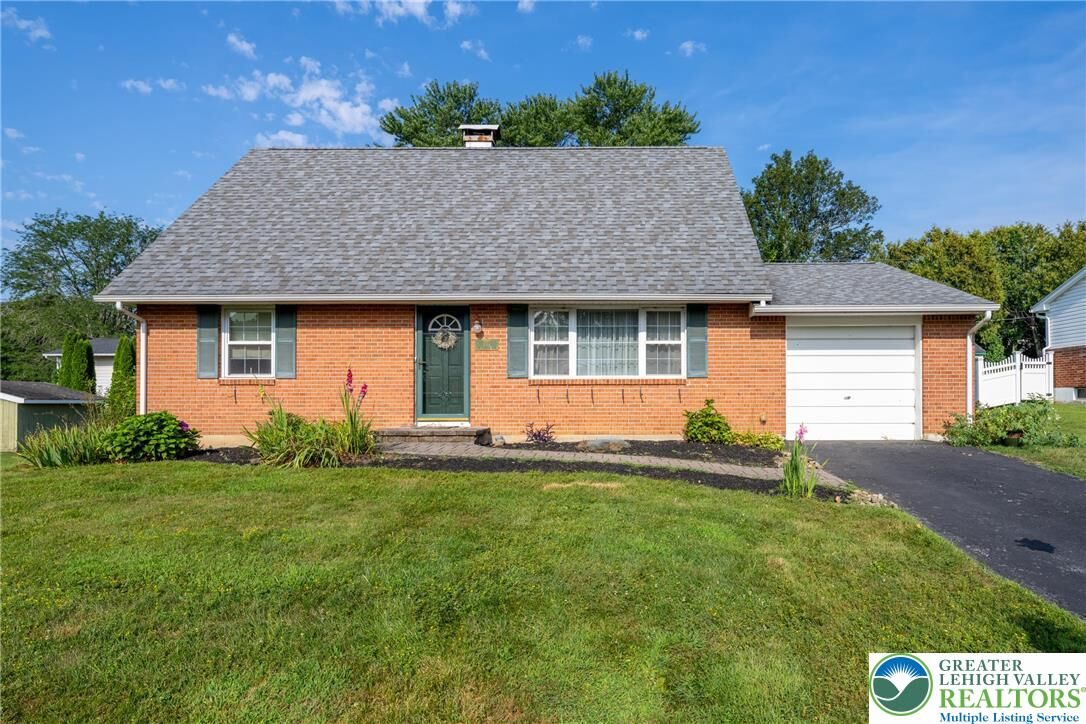 Property Photo:  1610 Cherry Lane  PA 18062 
