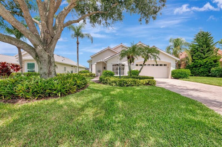 Property Photo:  5854 Fairwoods Circle  FL 34243 