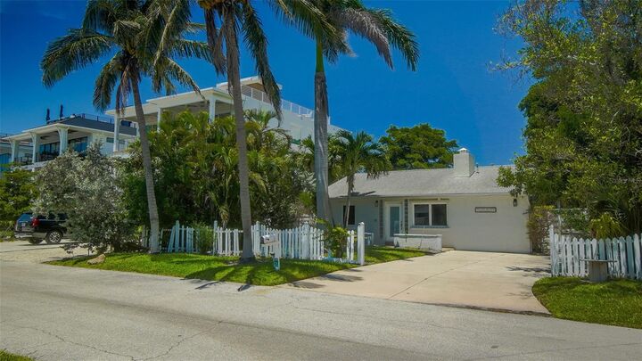 Property Photo:  165 Tyler Drive  FL 34236 