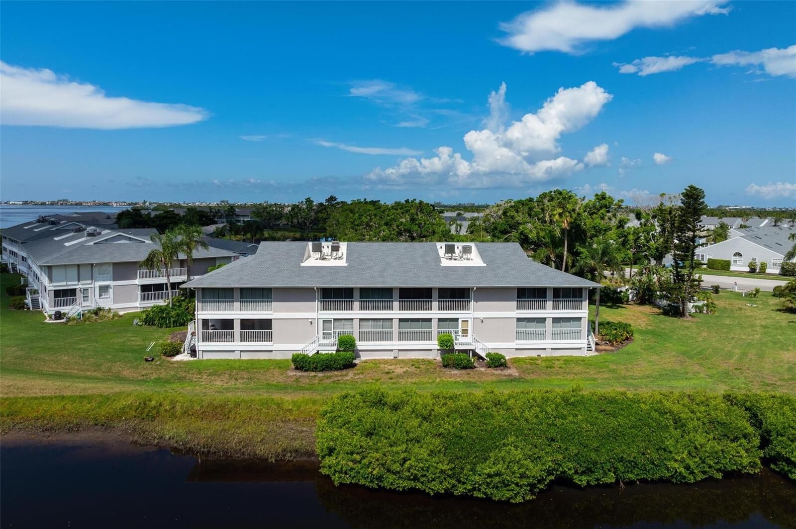 Property Photo:  1103 Edgewater Circle 1103  FL 34209 