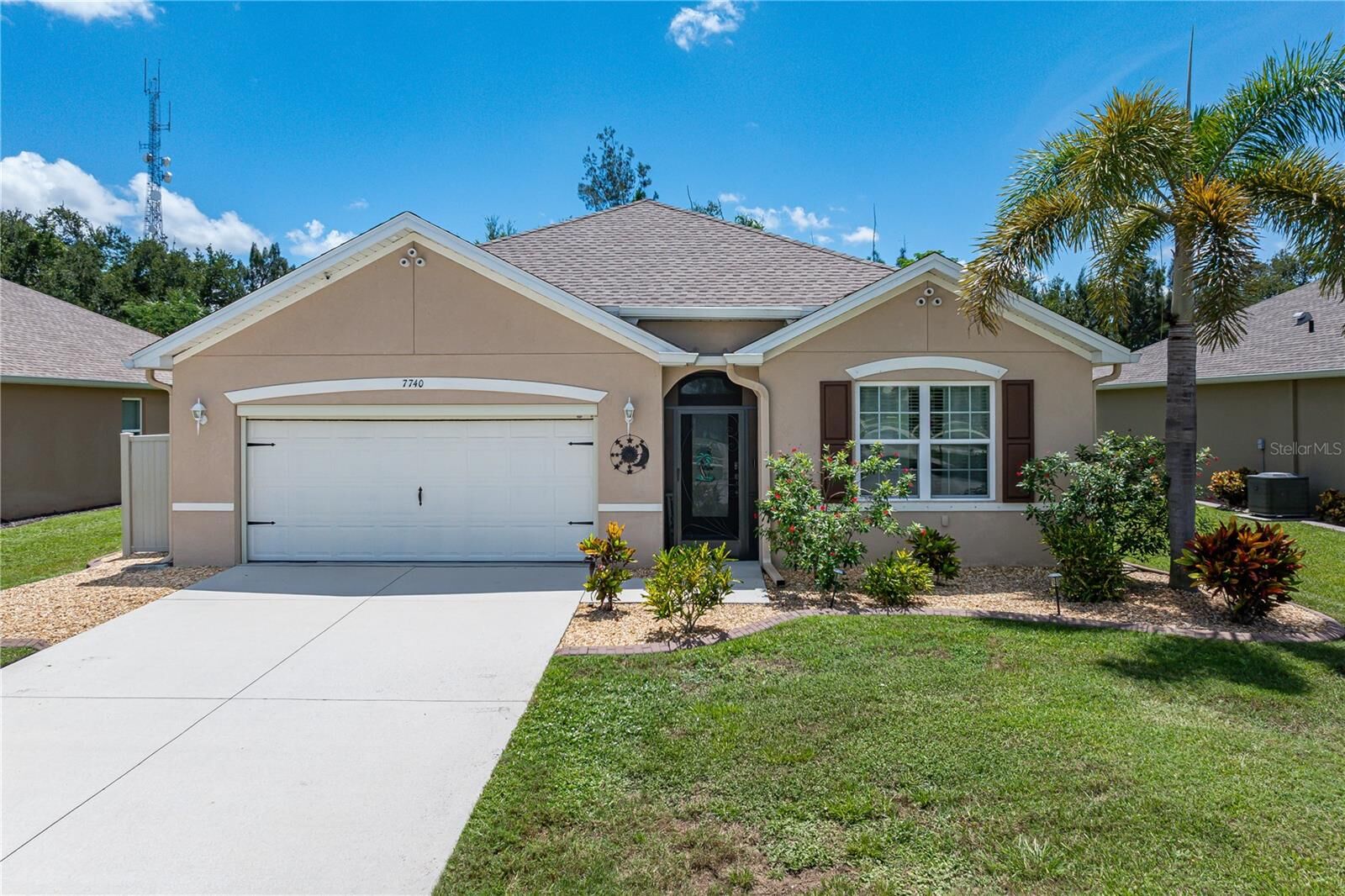 Property Photo:  7740 Mikasa Drive  FL 33950 