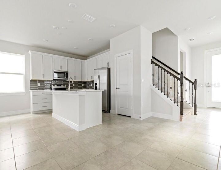 Property Photo:  14186 Lanikai Beach Drive  FL 32827 