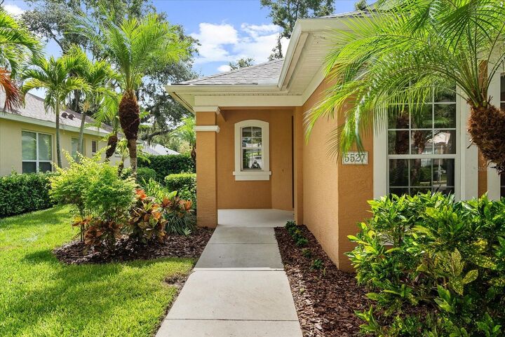 Property Photo:  5527 Simonton Street  FL 34203 