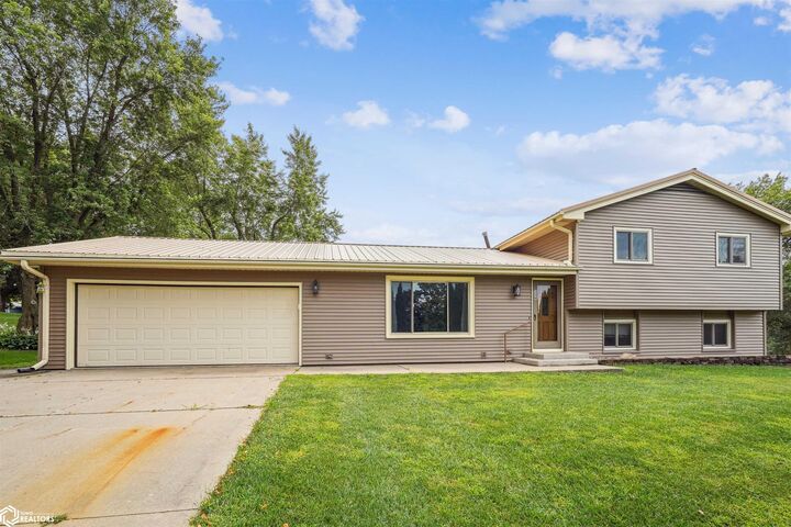 Property Photo:  209 Wilson Street  IA 50141 