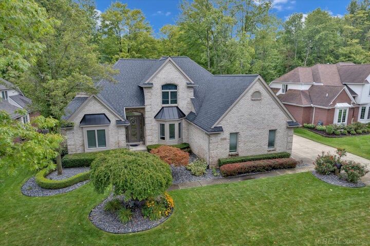 Property Photo:  51696 Colonial Drive  MI 48316 