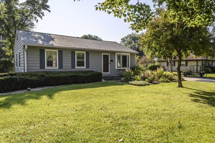 7424 S Quincy Ave  Oak Creek WI 53154 photo