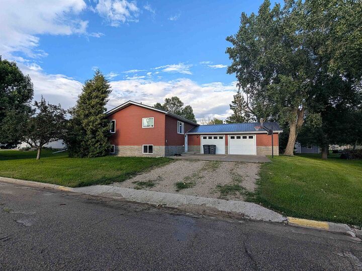 Property Photo: 654 1st Ave ND 57850