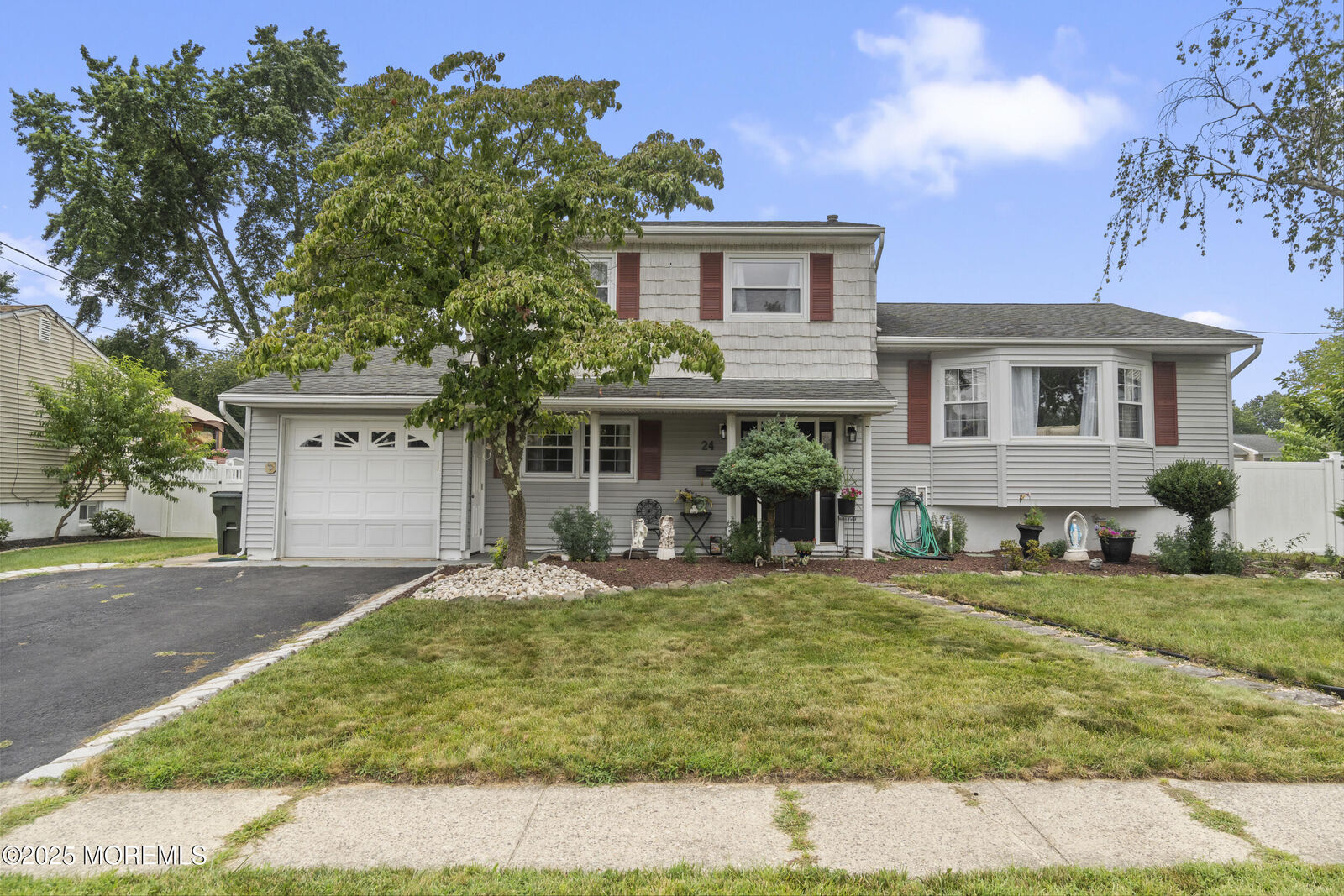 Property Photo:  24 Owens Road  NJ 08857 