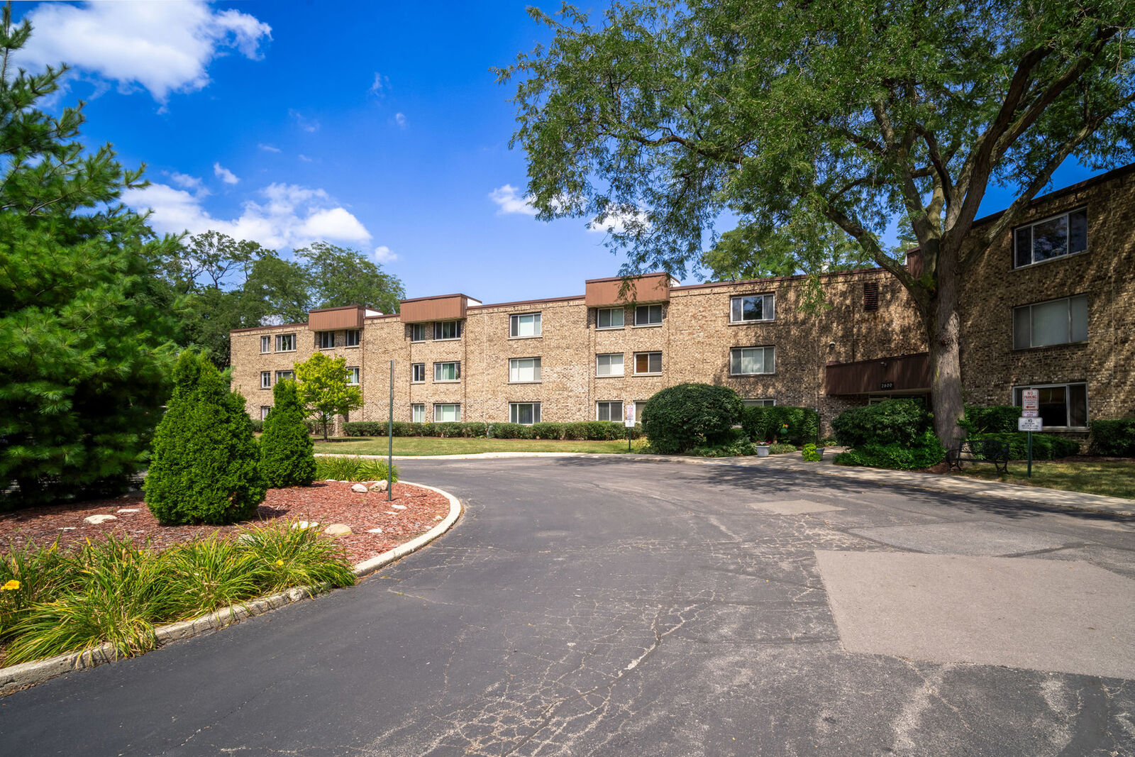 Property Photo:  2600 Brookwood Way Drive 113A  IL 60008 