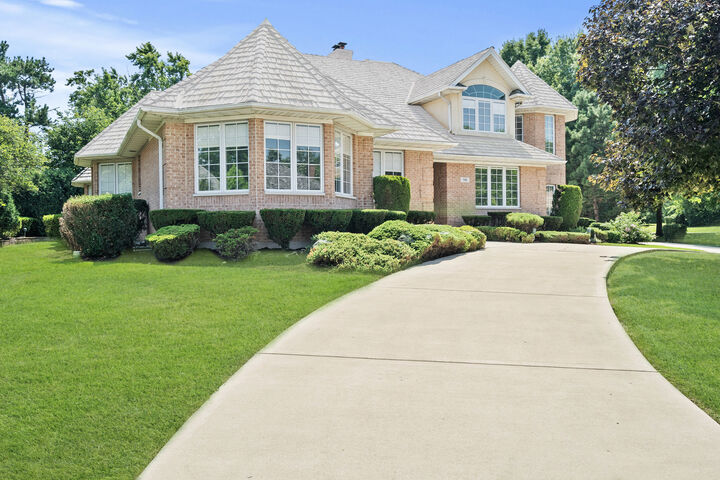 Property Photo: 911 Red Fox Lane IL 60523
