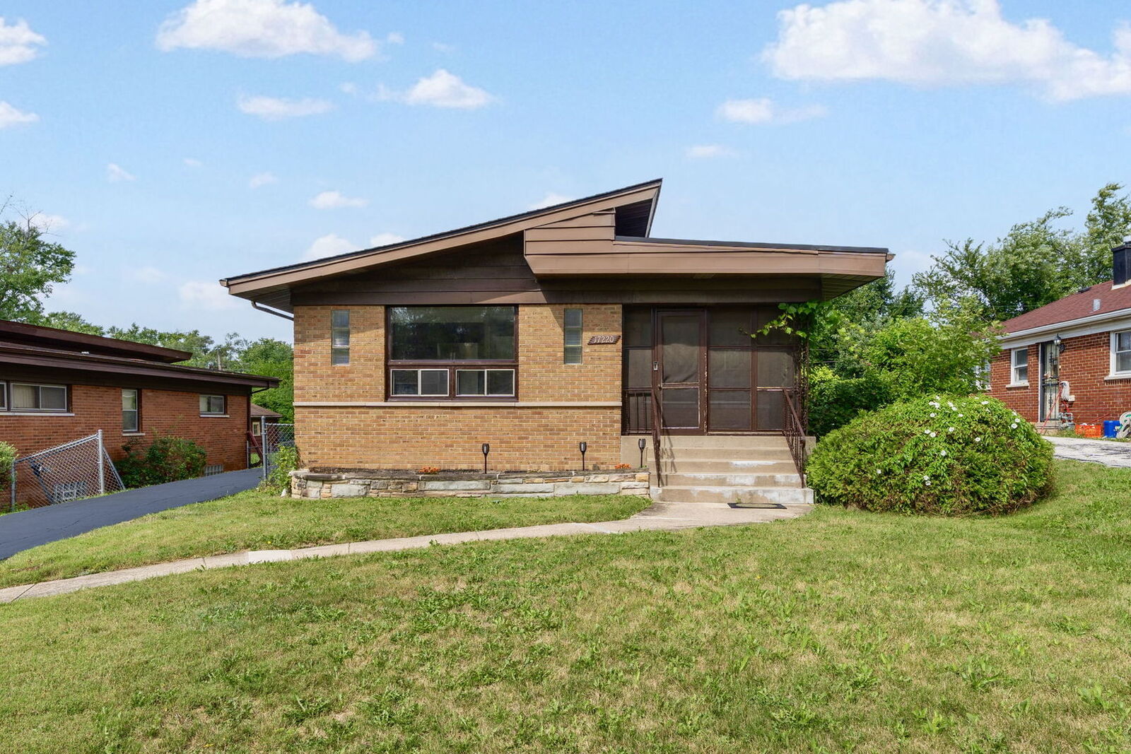 Property Photo:  17220 Highland Avenue  IL 60429 