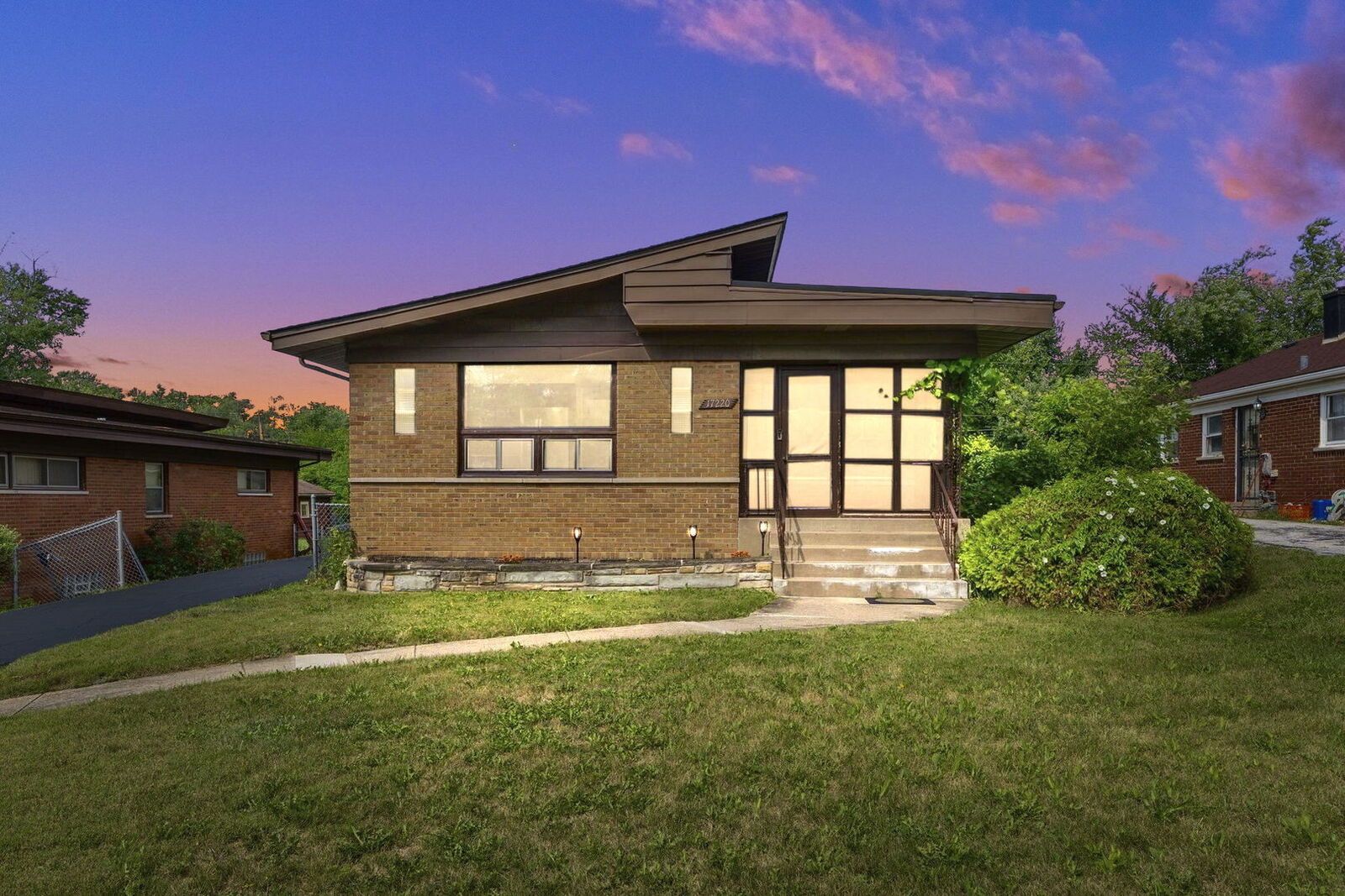 Property Photo:  17220 Highland Avenue  IL 60429 