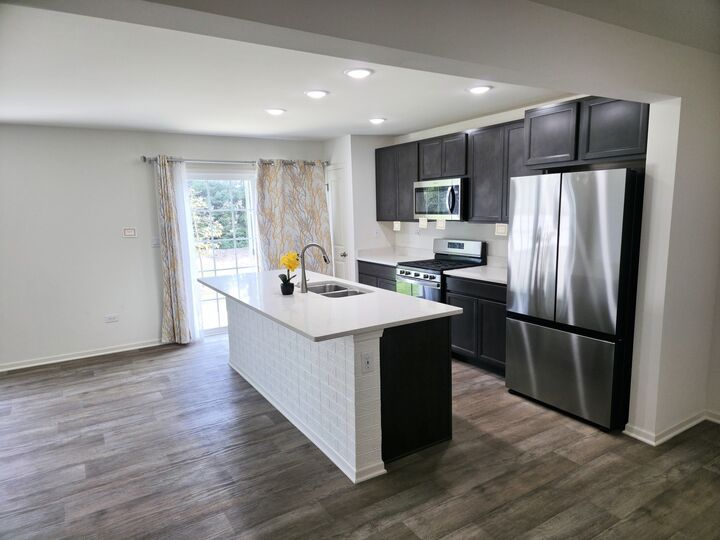 Property Photo: 1917 Turtle Creek Court IL 60503
