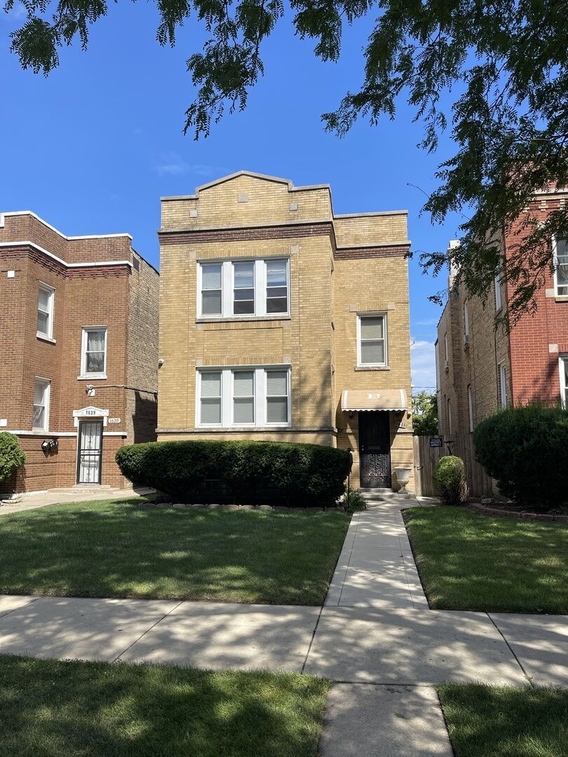 Property Photo:  1635 N Central Avenue 2  IL 60639 