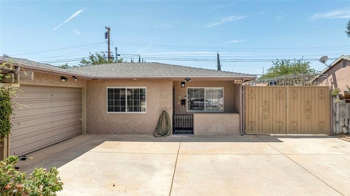 Property Photo: 1208 E Avenue R3 CA 93550