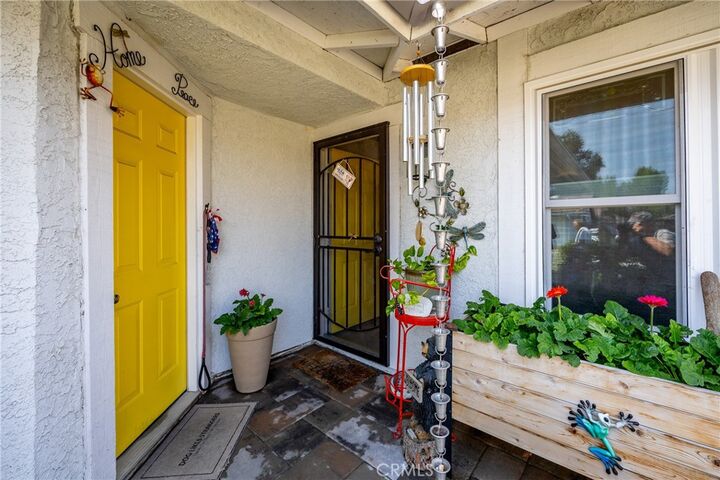 Property Photo: 206 Oak Meadow Lane CA 93446