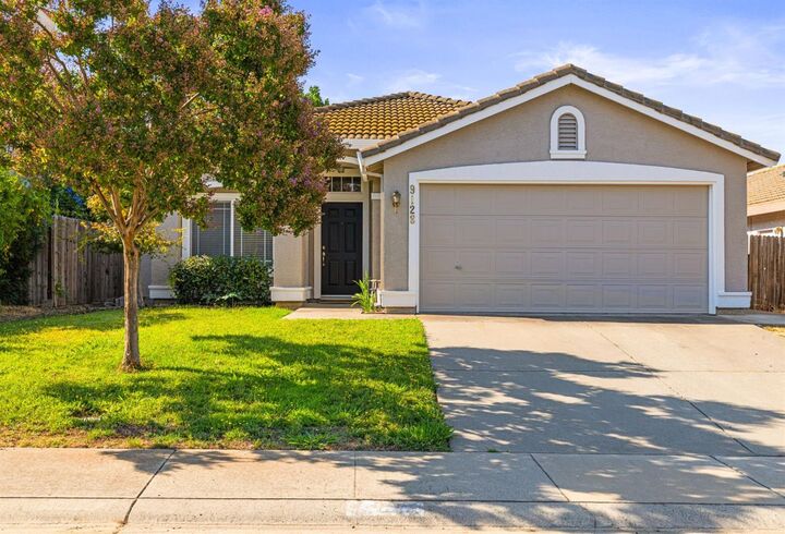 9128 Devon Crest Way  Elk Grove CA 95624 photo