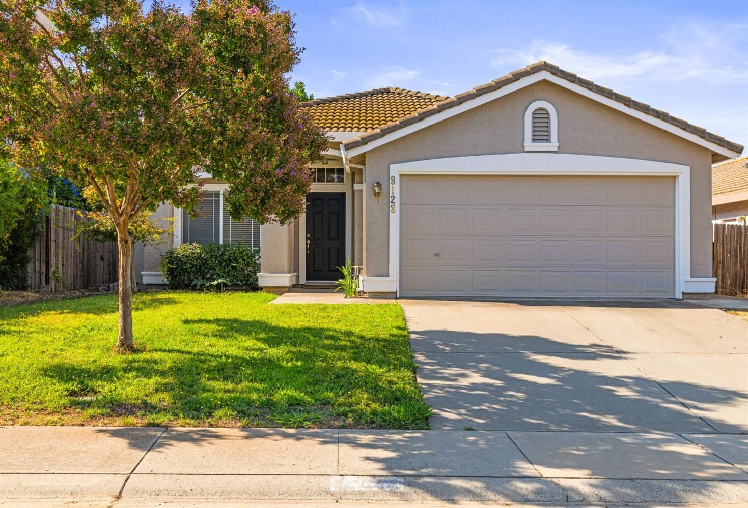 Property Photo:  9128 Devon Crest Way  CA 95624 