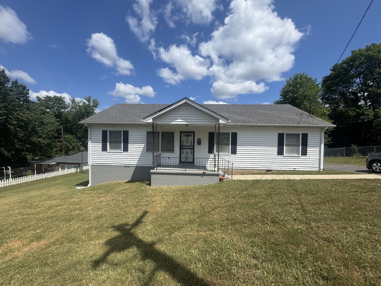 Property Photo:  1221 Vine St  TN 37040 