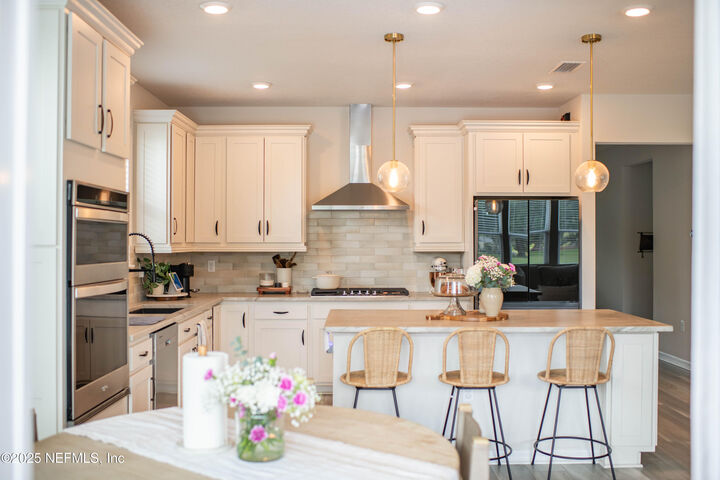 Property Photo:  167 Red Barn Road  FL 32092 