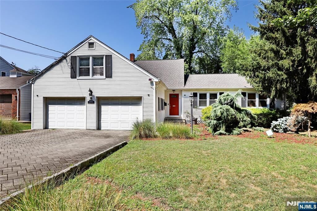 Property Photo:  5 Campi Court  NJ 07628 
