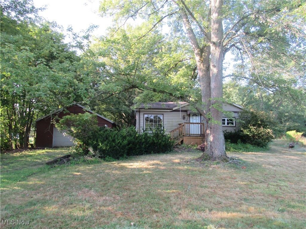 Property Photo:  9714 Salem Warren Road  OH 44460 