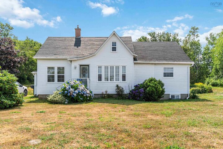 4634 Shore Road W — photo 1