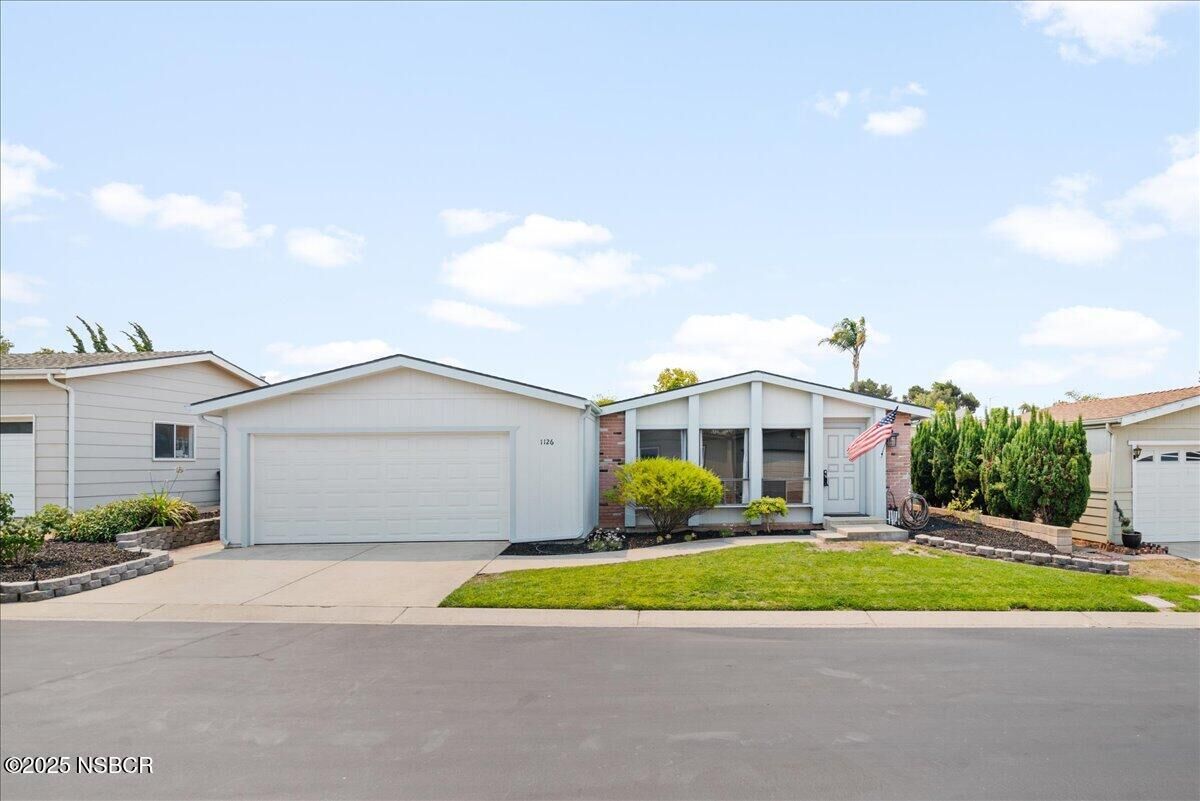 Property Photo: 1126 Sunnyslope Lane CA 93455