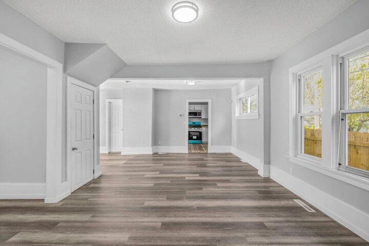 Property Photo:  1912 15th Avenue N  MN 55411 