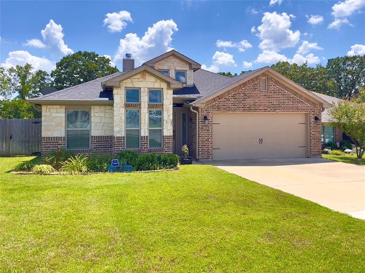Property Photo:  3014 Loy Lake Road  TX 75020 