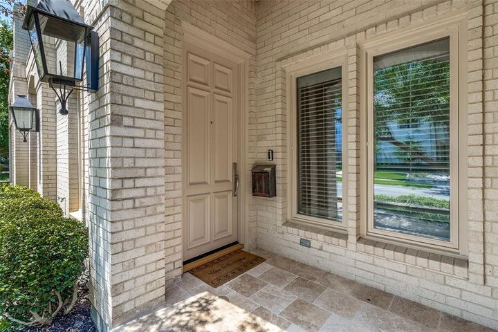 Property Photo: 4219 Prescott Avenue TX 75219