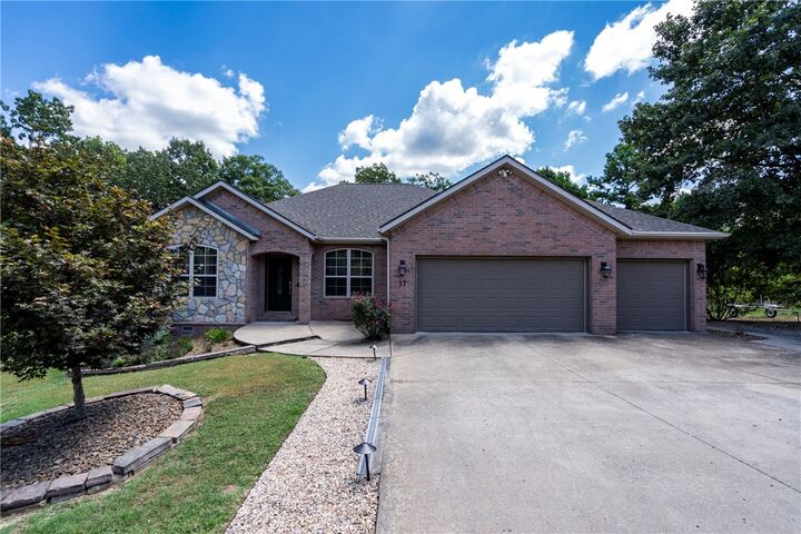 Property Photo:  17 Foster Lane  AR 72715 