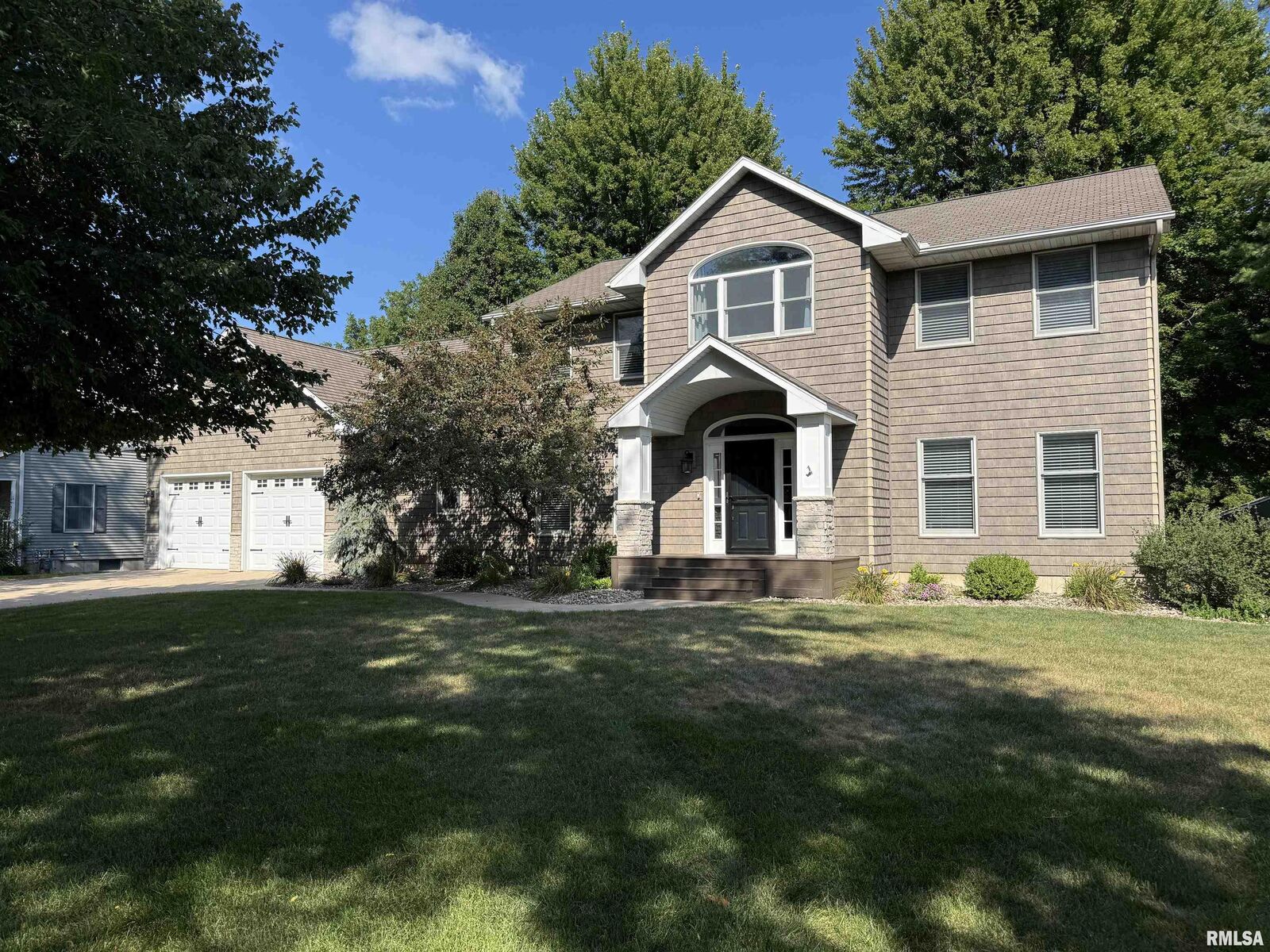 Property Photo: 2851 Parkway Court IL 61401